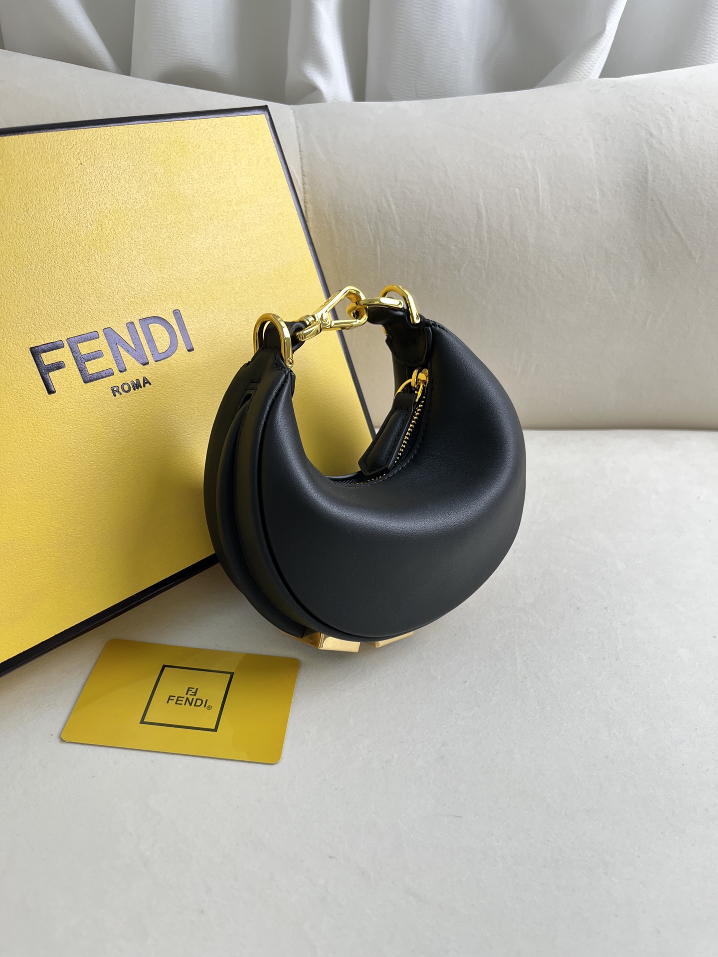 handbags FENDI 206 size:16.5*14*5cm - vstockx