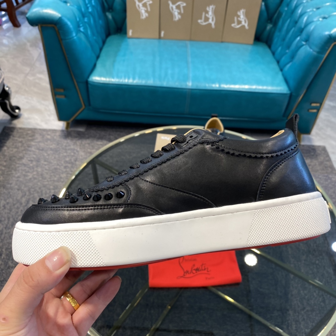 Christian Louboutin Happyrui Spikes Flat Sneakers 4 - vstockx