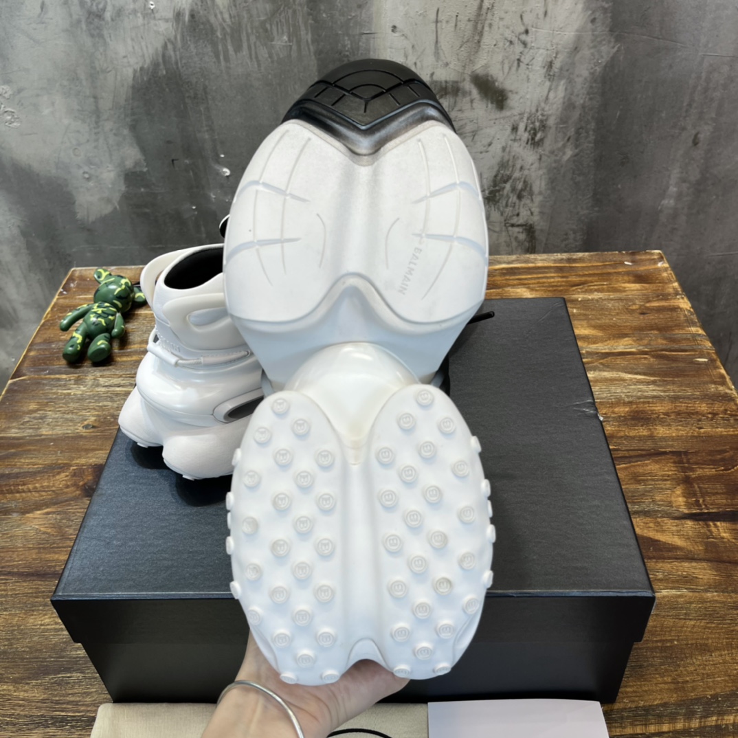 Balmain Unicorn Low-Top White Black Gradiant - vstockx