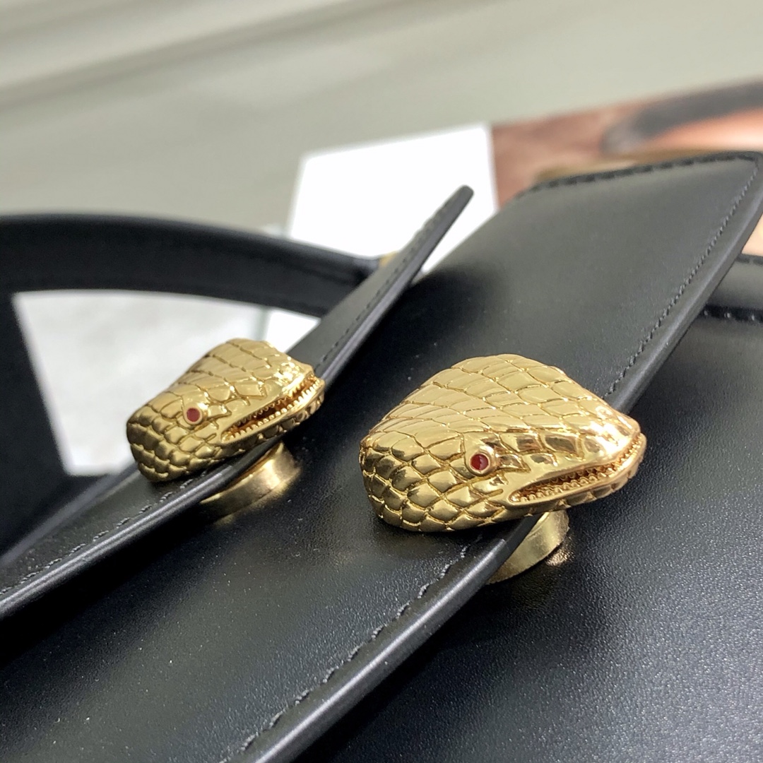 Handbags Bvlgari 288739 size:18.5*13*6.5 cm - vstockx