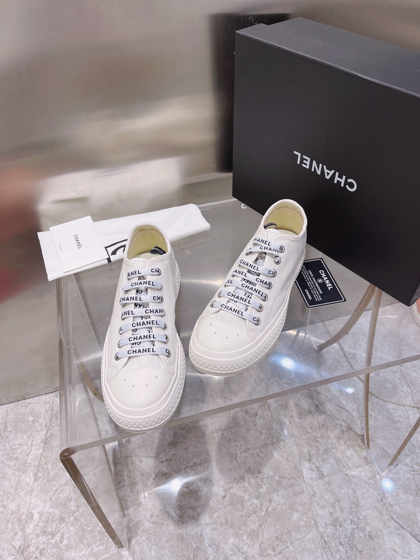 Chanel Flat canvas Sneaker 8 - vstockx