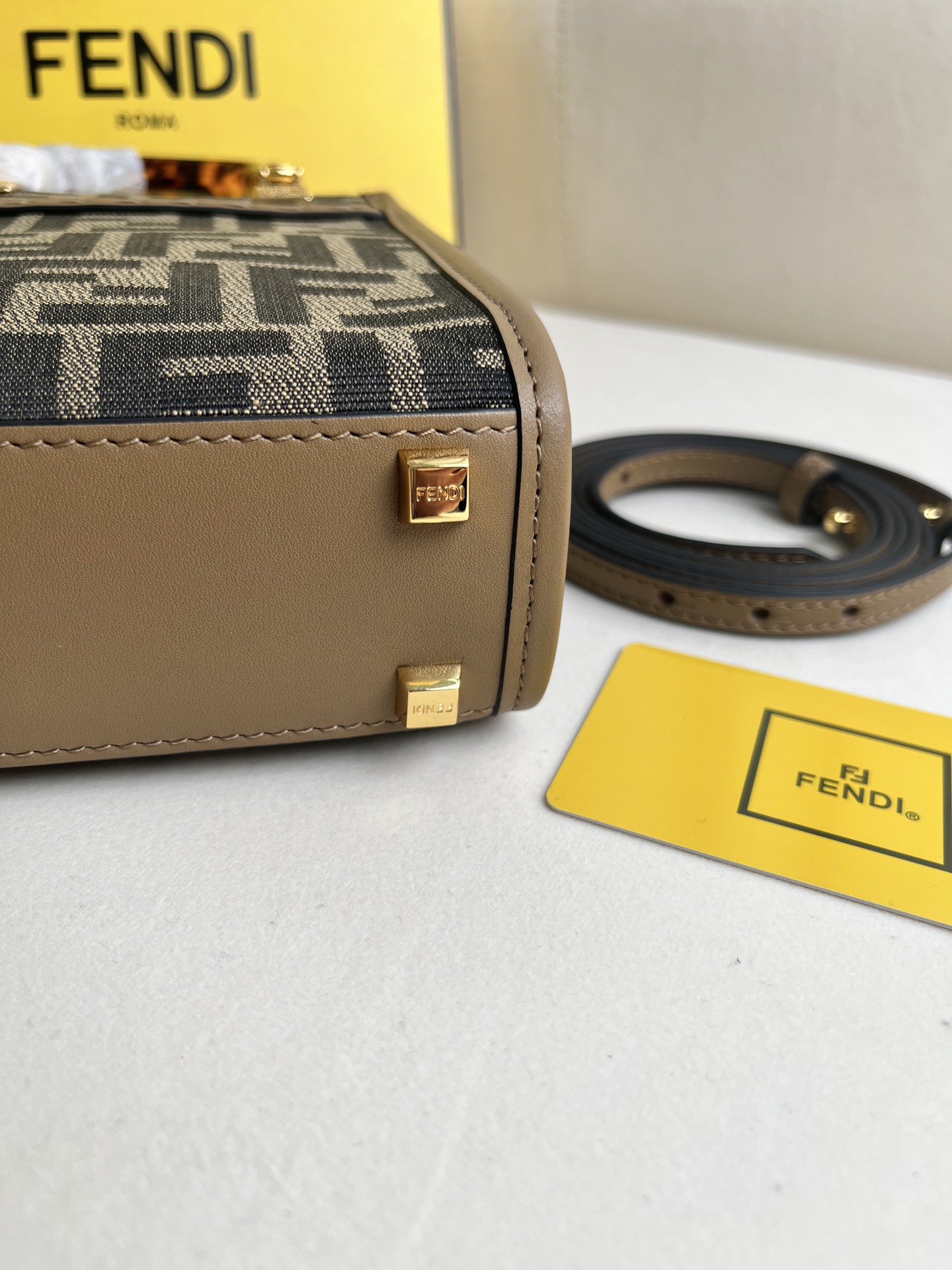 handbags FENDI 208 size:18*13*6.5 - vstockx