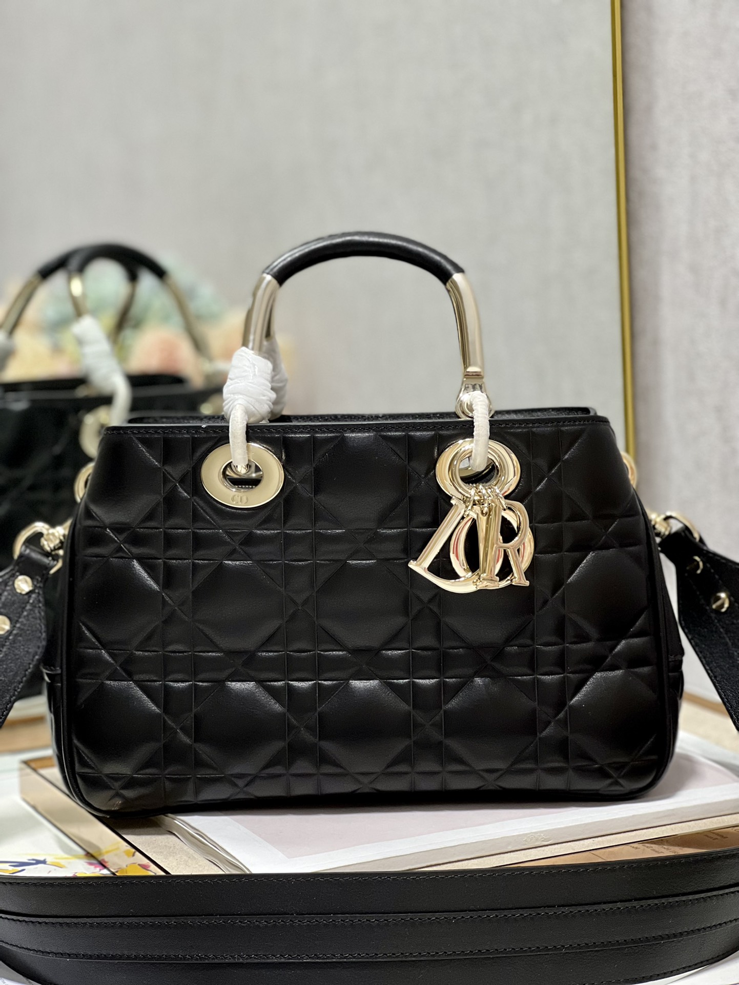Handbag Dior 1202 size 31  31  11 cm - vstockx