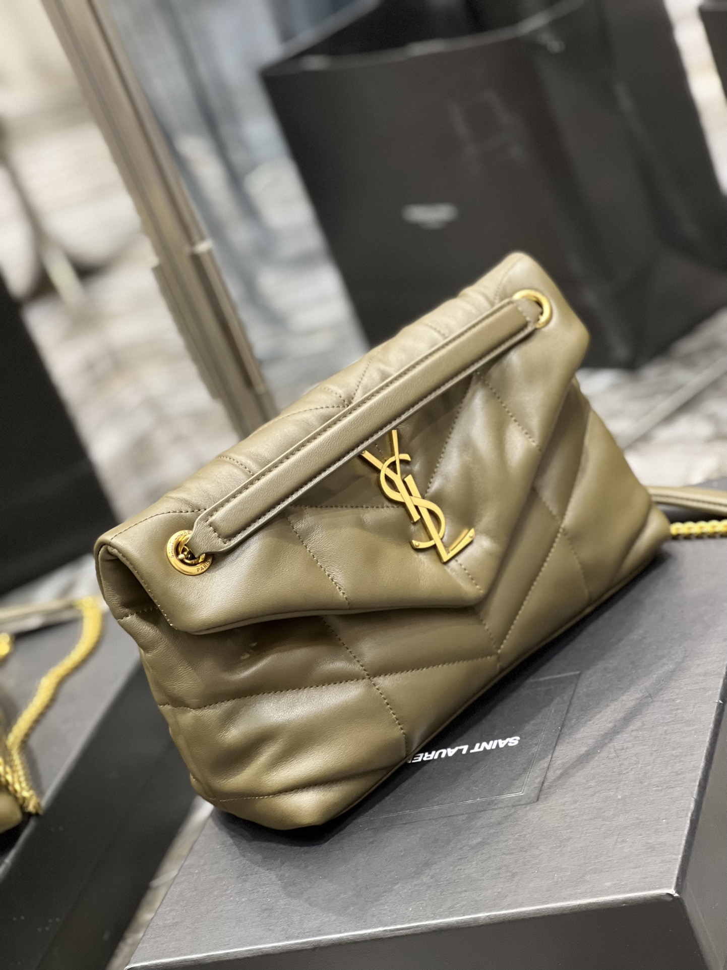 Handbags SAINT LAURENT 577476 size 29x17x11 cm - vstockx