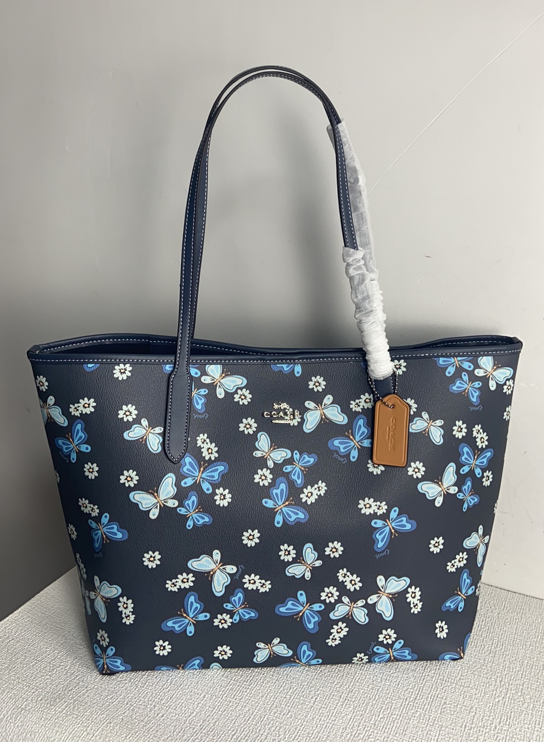 Handbags Coach CH211 size:32*28*14.5 - vstockx