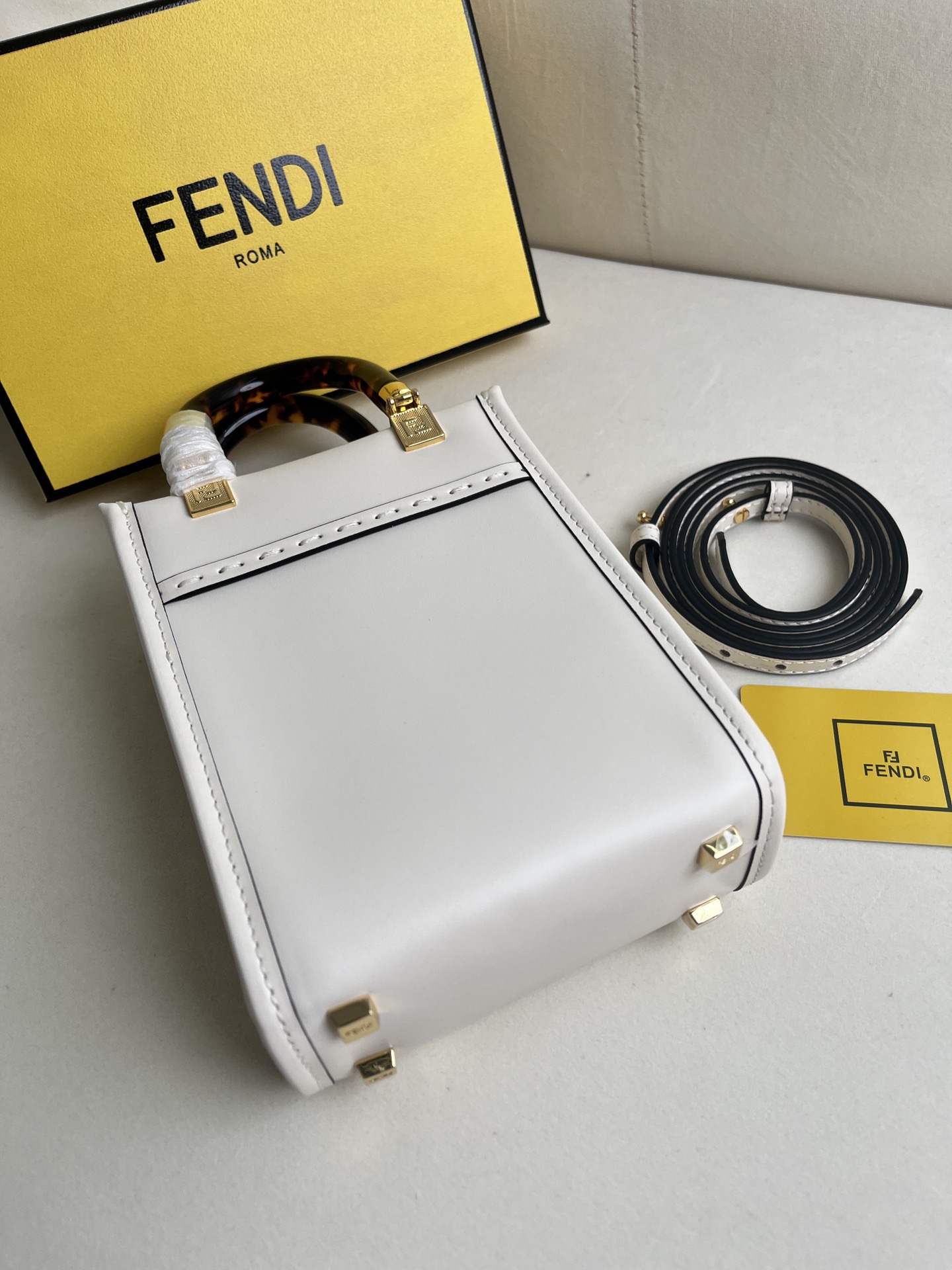 handbags FENDI 208 size:18*13*6.5 - vstockx