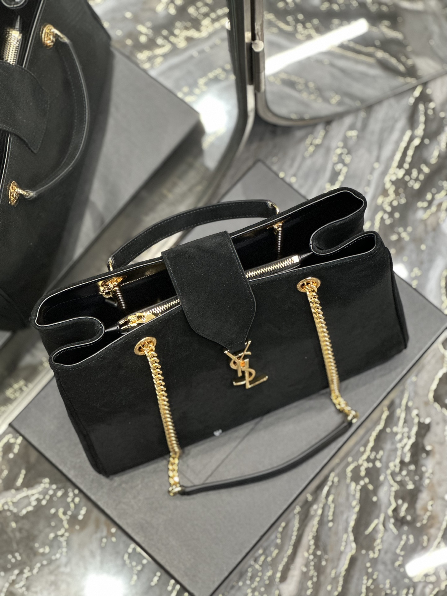Handbags SAINT LAURENT 668900 size 33  22  15 cm - vstockx