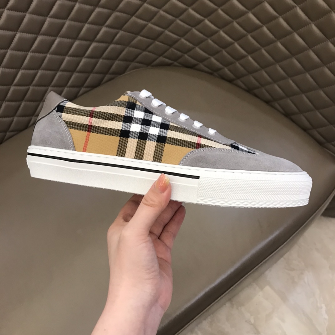 Burberry Perforated Check Sneaker 54 - vstockx