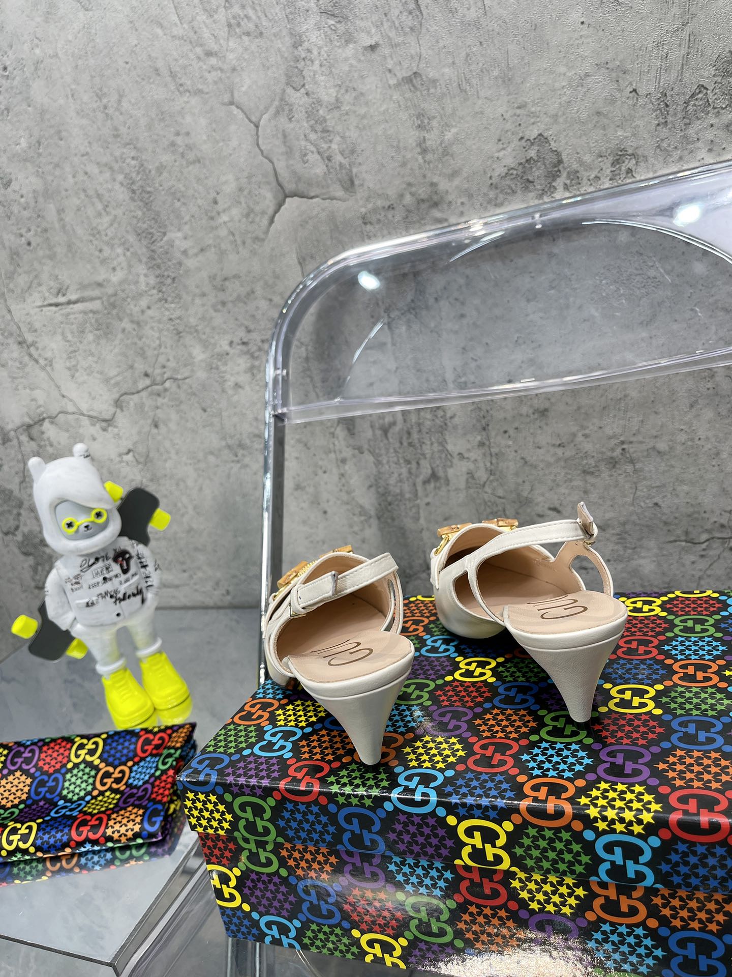 Gucci Women's crocodile print pump WOMEN 4 - vstockx