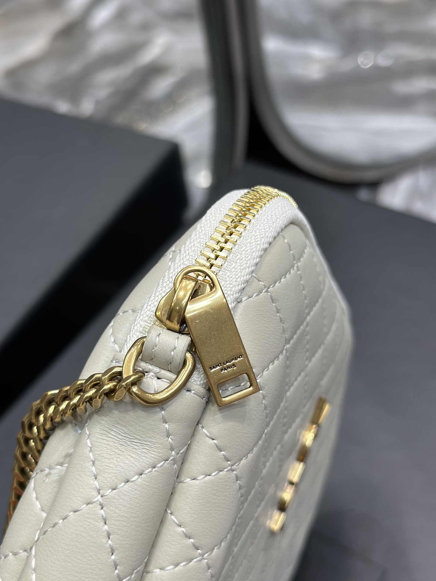 Handbags SAINT LAURENT 733667 size 19x3x3.5 cm - vstockx