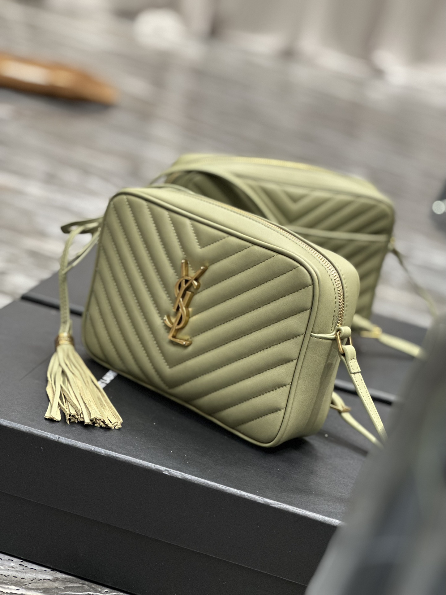 Handbags SAINT LAURENT 520534 size 23x16x6 cm - vstockx