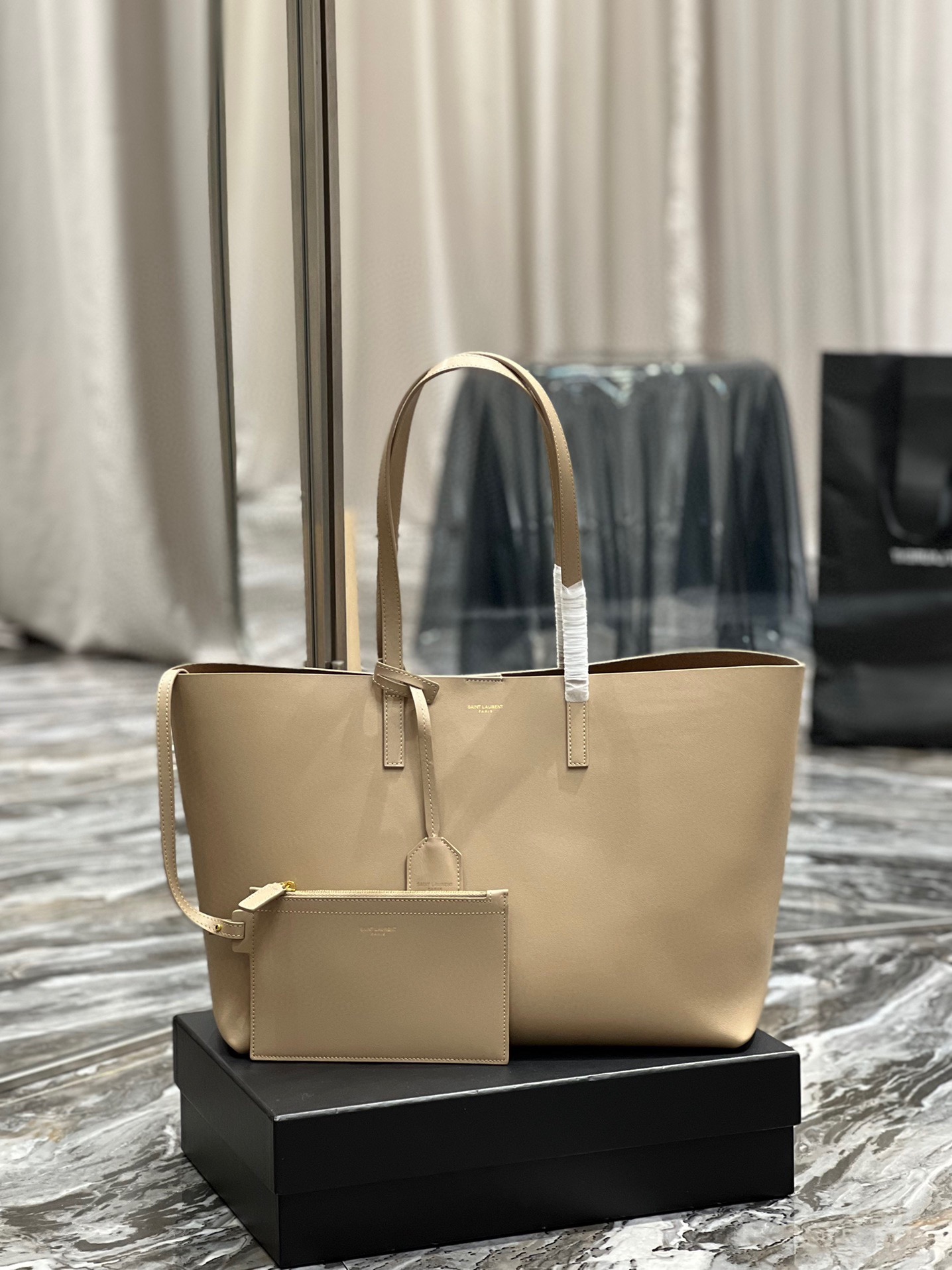 Handbags SAINT LAURENT 394195 size 38  28  13 cm - vstockx