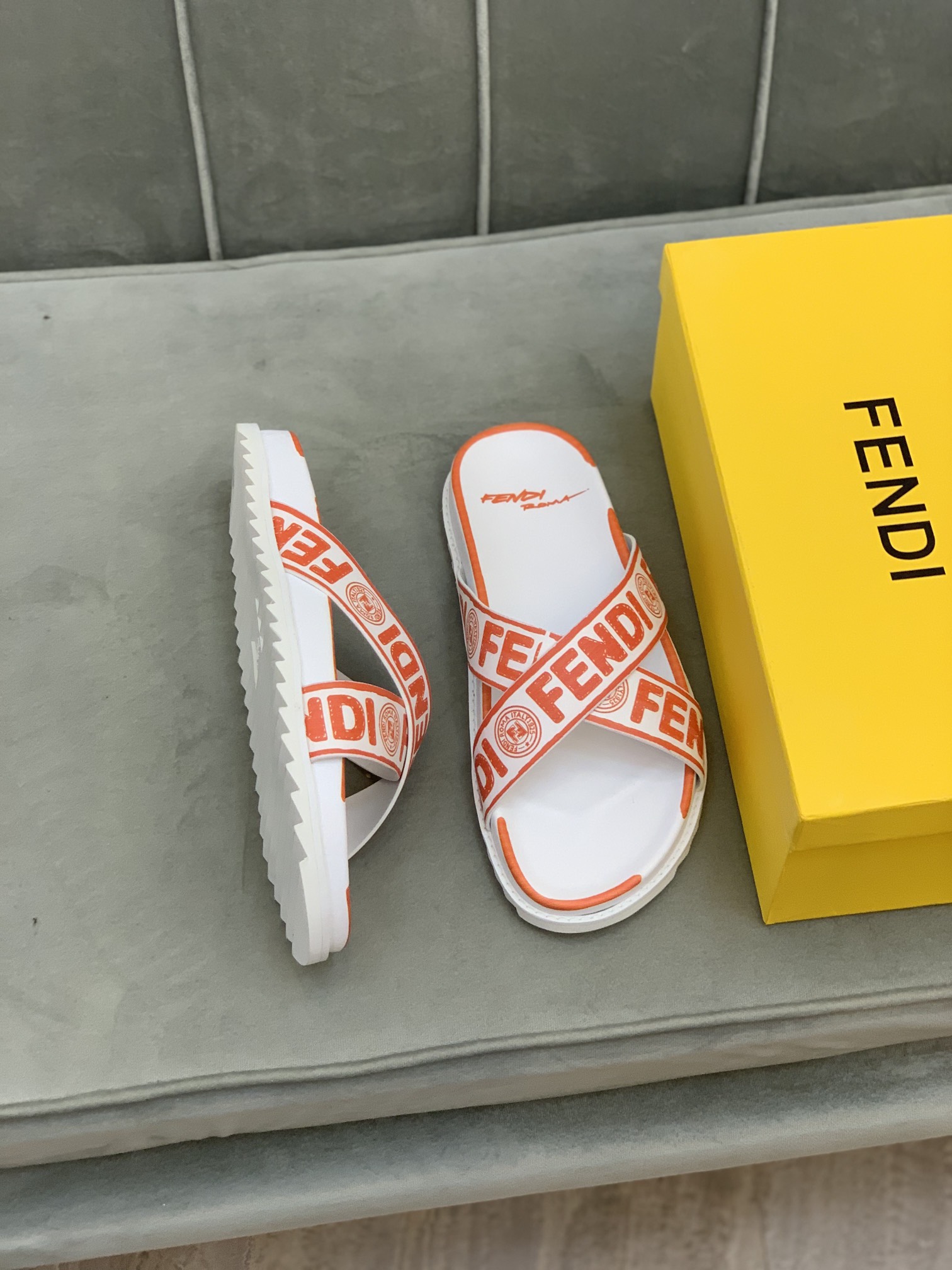Fendi Slides 13 - vstockx