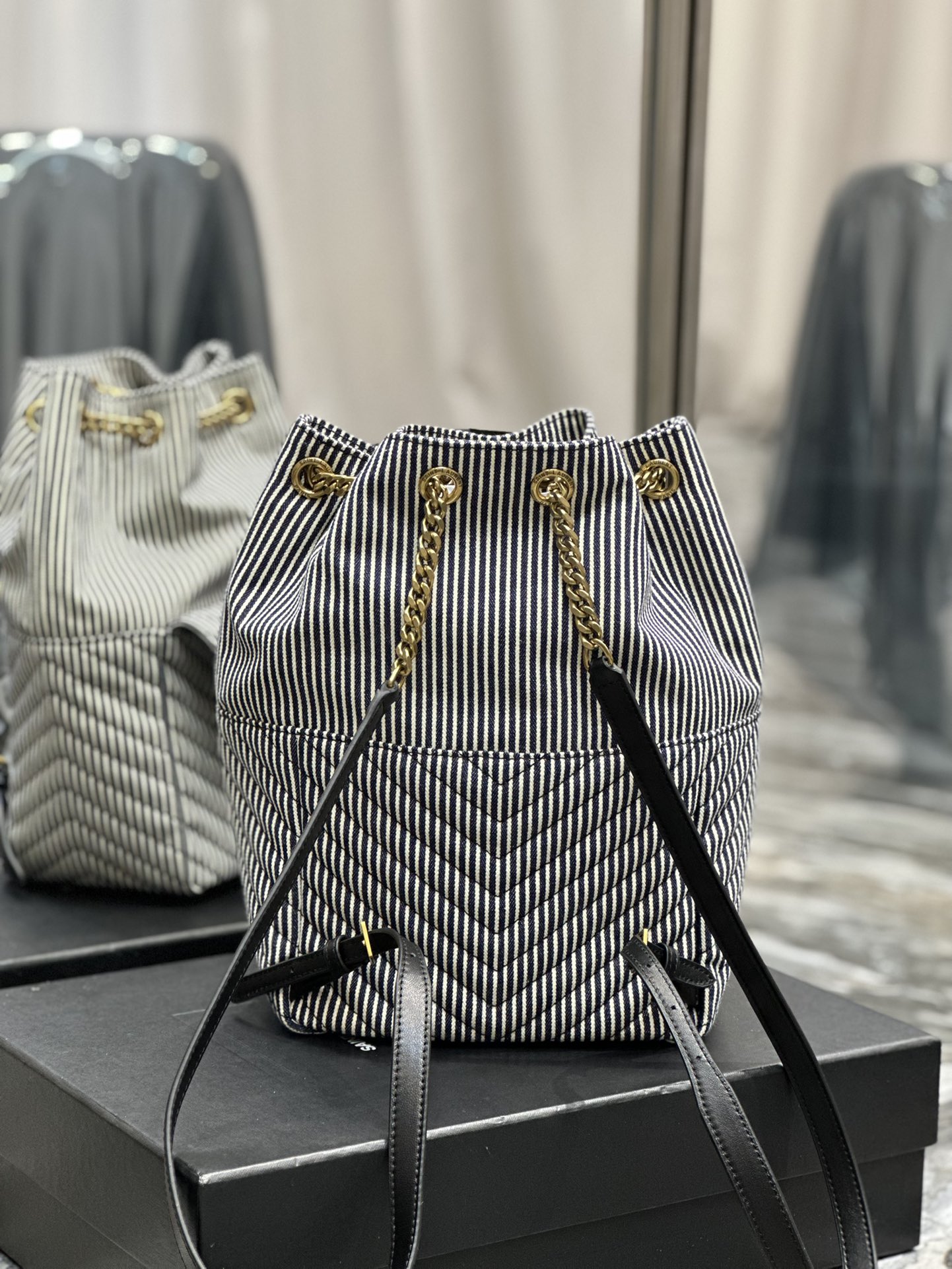 Handbags SAINT LAURENT 672609 size 22  29  15 cm - vstockx