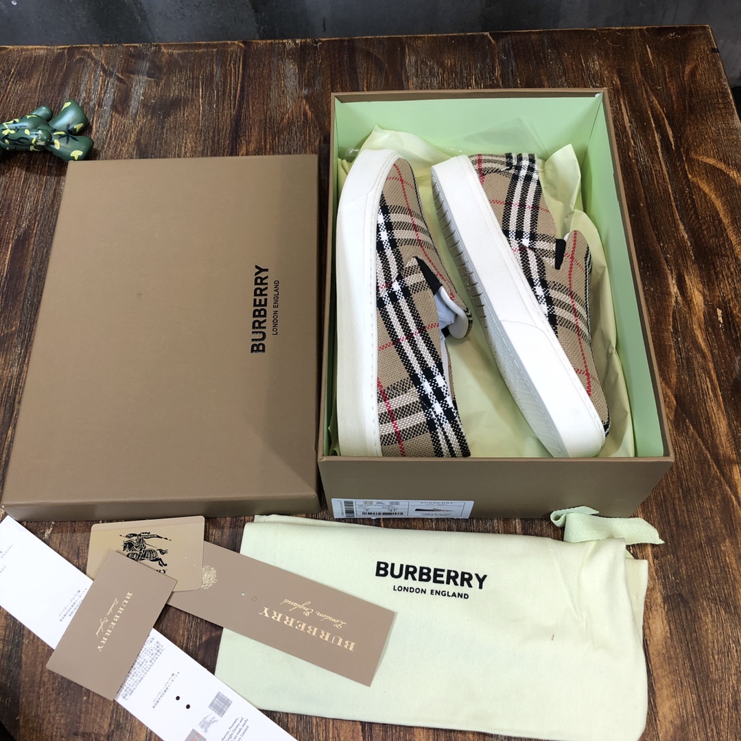 Burberry Slip On Check Print - vstockx