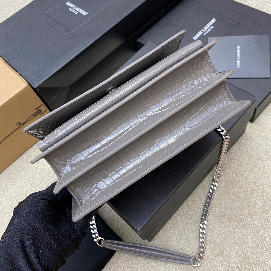 Handbags SAINT LAURENT 442906 size 22x8x16 cm - vstockx
