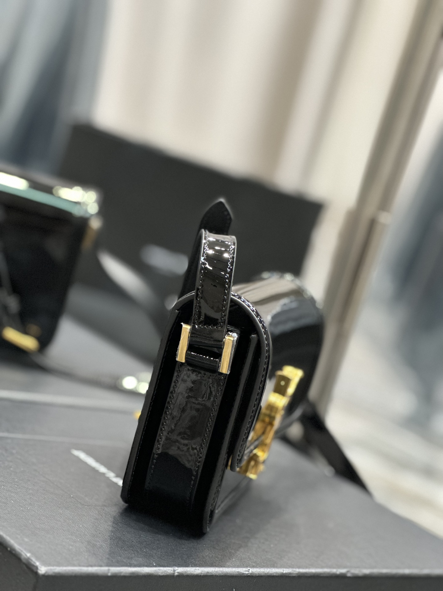 Handbags SAINT LAURENT 675626 size 19  13  5 cm - vstockx