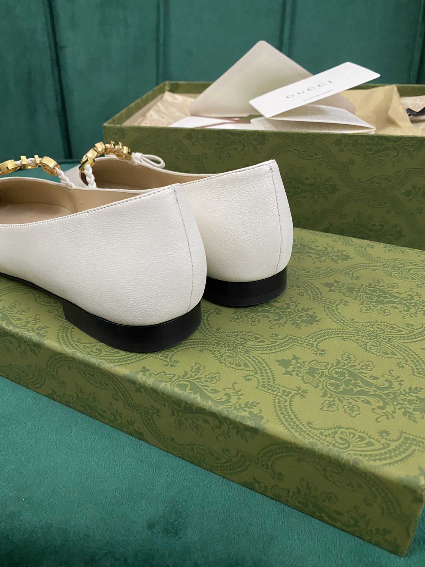 Gucci Women's pump with 'GUCCI' Women 10 - vstockx