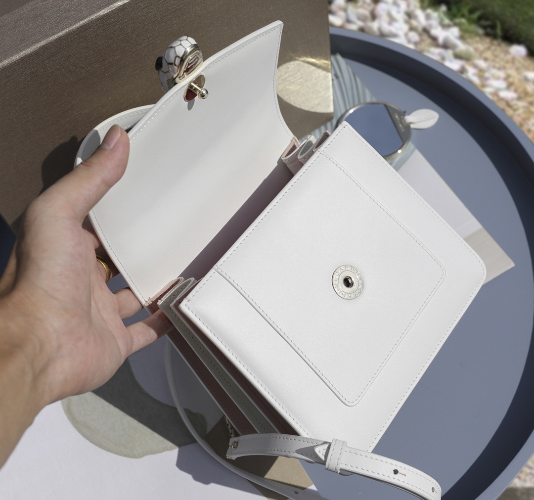 Handbags Bvlgari 24791050 size:18*15*9.5 cm - vstockx