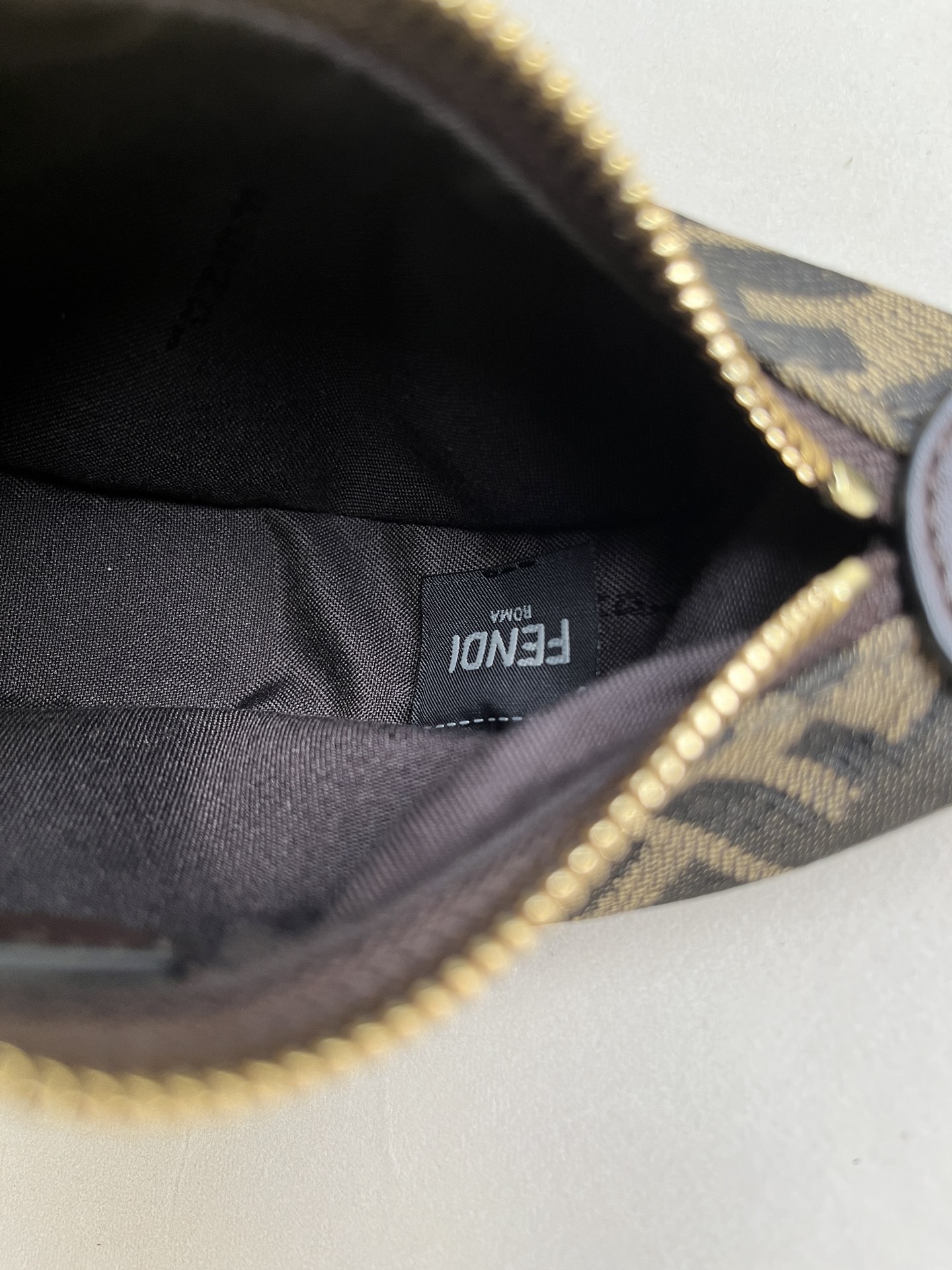 handbags FENDI 208 size:18*13*6.5 - vstockx