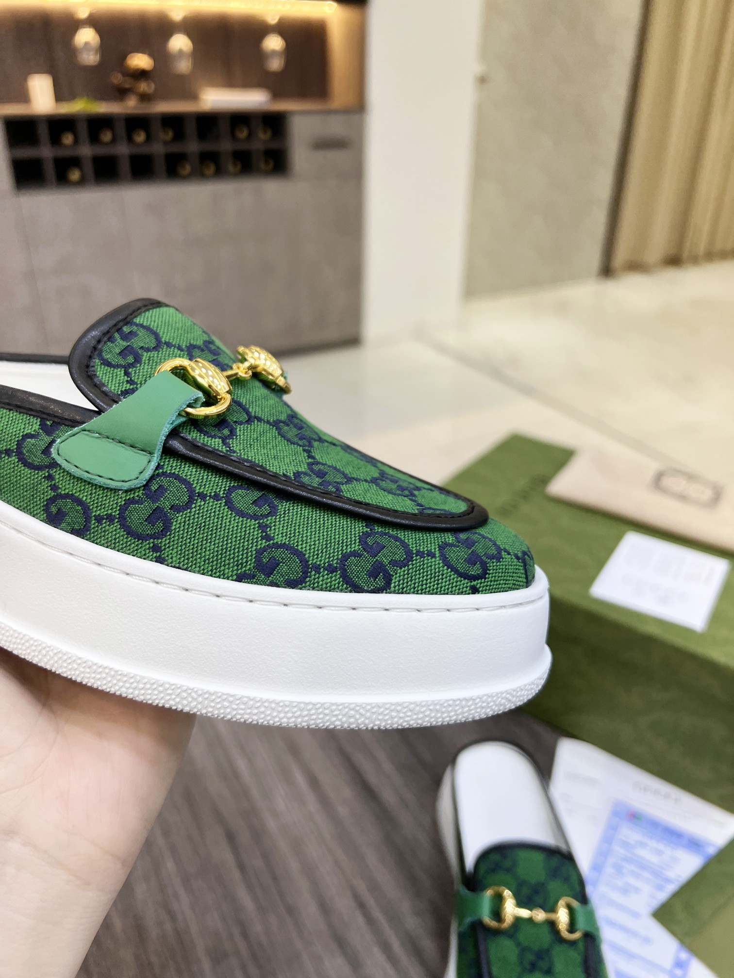 Gucci Women's WOMEN 6 - vstockx