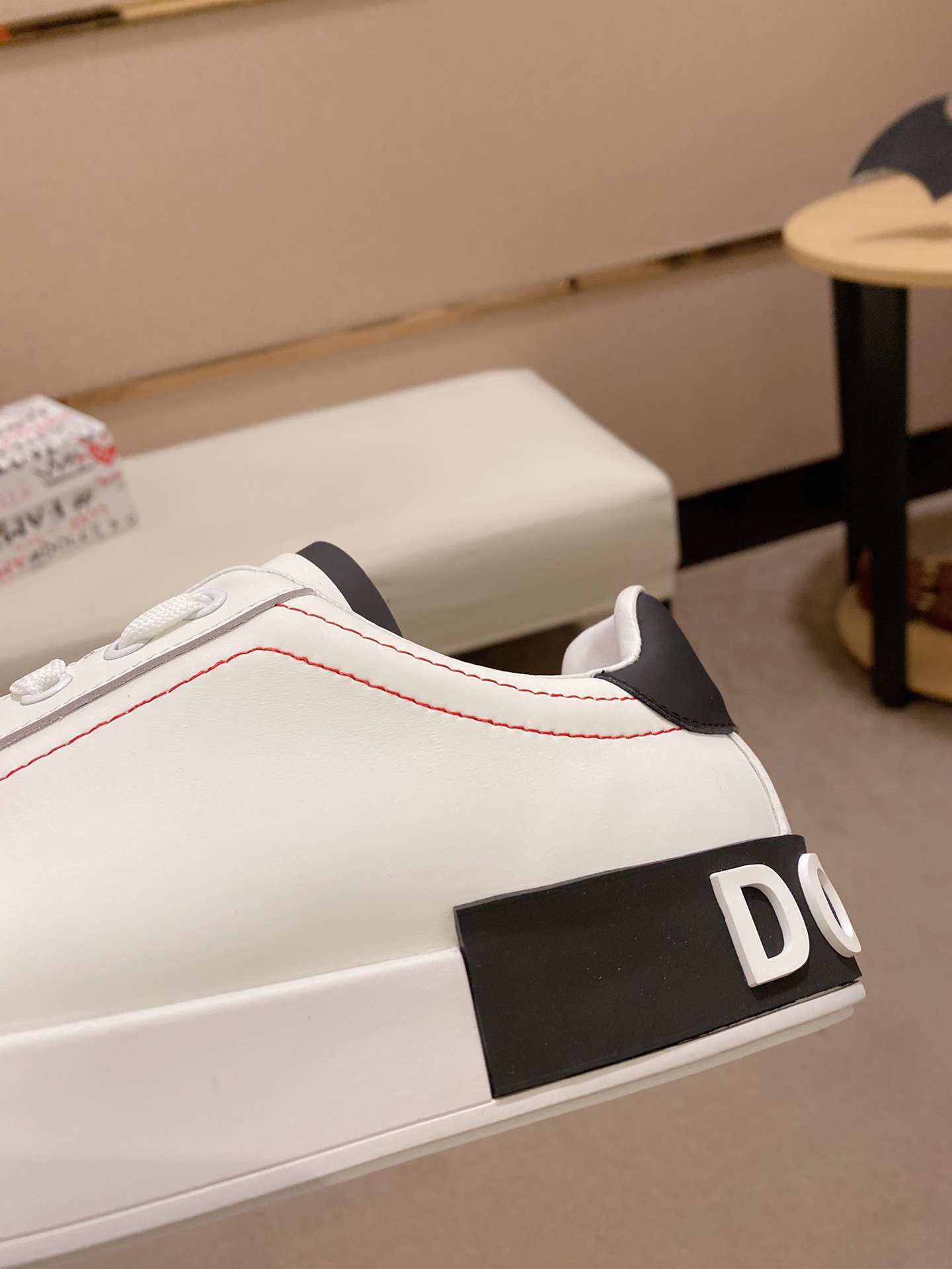 Dolce & Gabbana Low Tops Sneakers 105 - vstockx