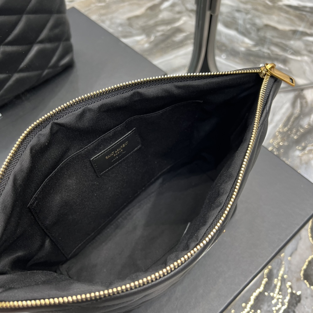 Handbags SAINT LAURENT 696779 size 26x19x11 cm - vstockx
