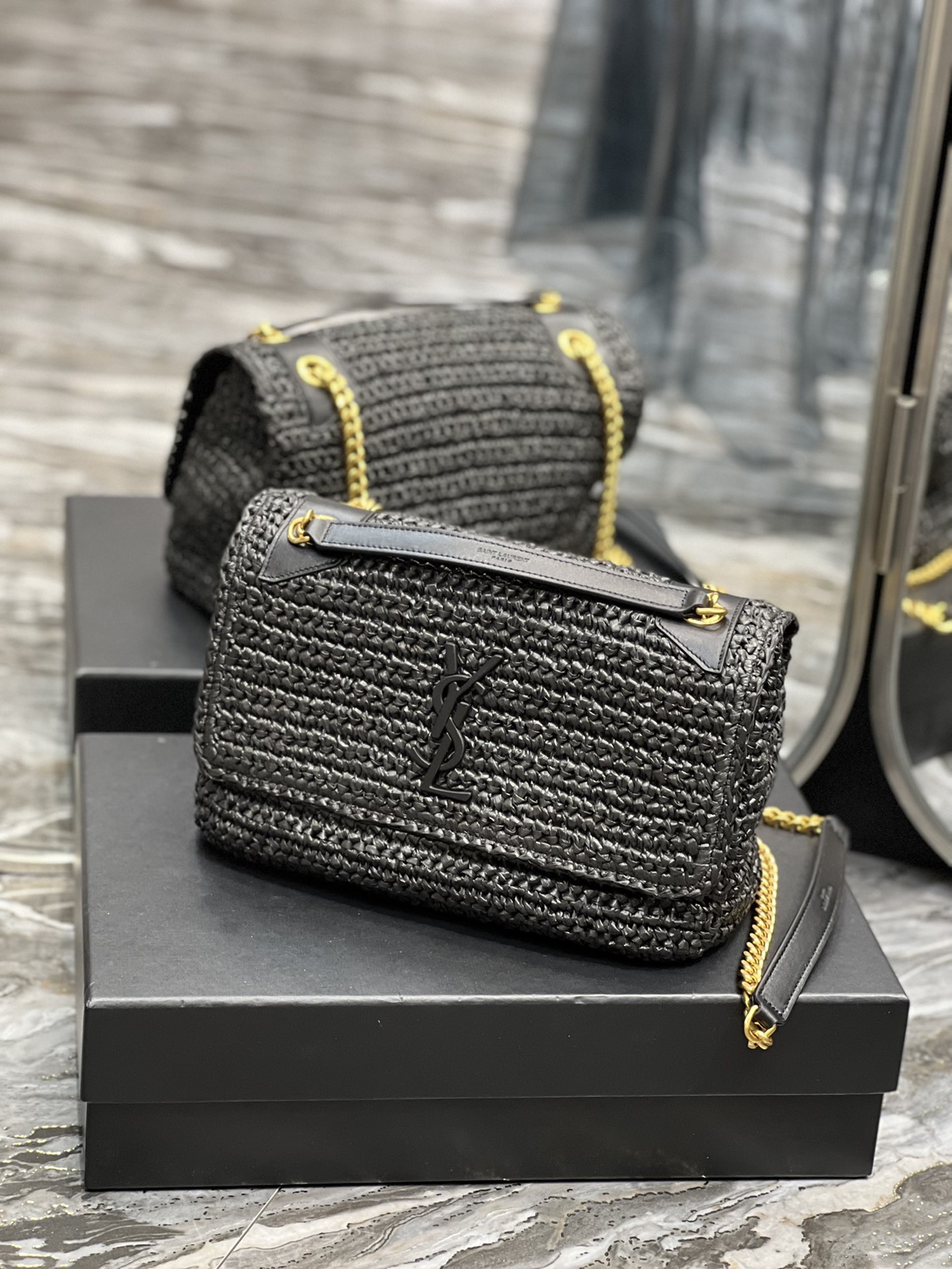 Handbags SAINT LAURENT 633158 size 28x20.5x8.5 cm - vstockx