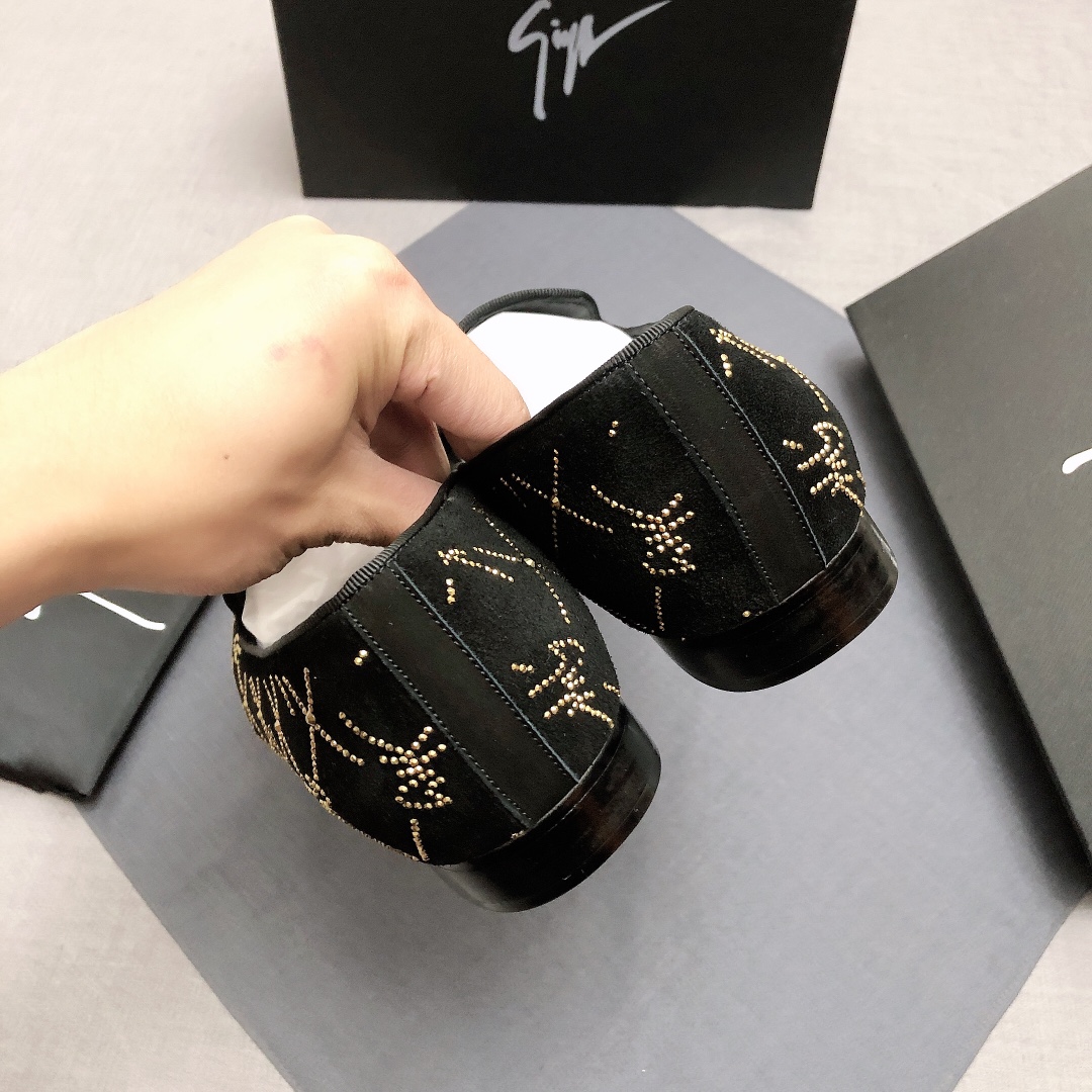 Giuseppe Zanotti Slip-on 11 - vstockx