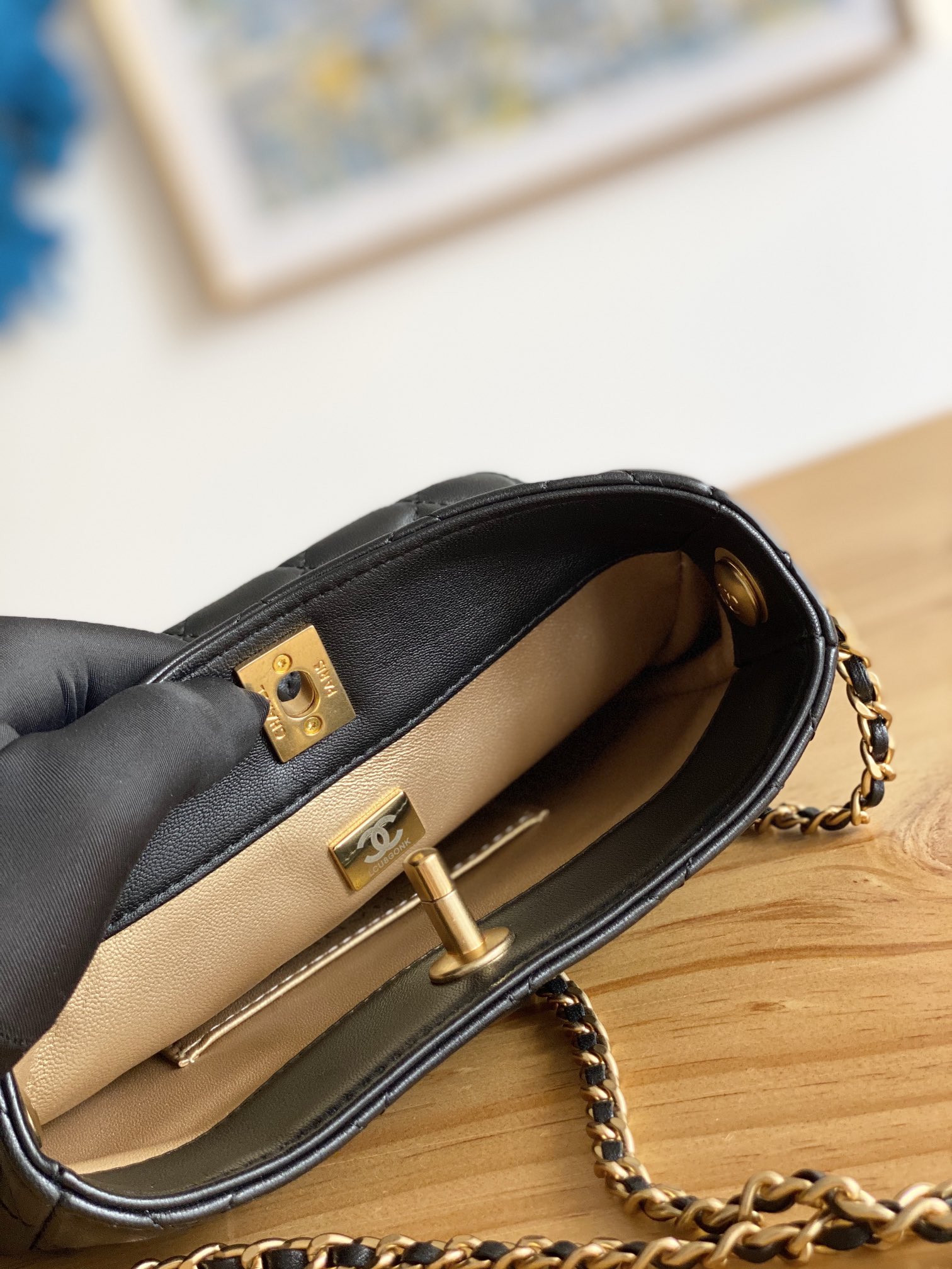 Handbag Chanel 3259 size 16  19.5  8.5 cm - vstockx