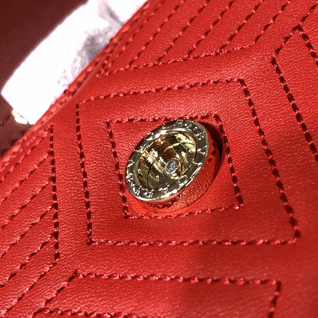 Handbags Bvlgari Serpenti Forever 288104 size:17*11*5 cm - vstockx