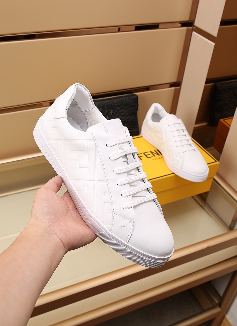 Fendi Low Top Sneakers 9 - vstockx