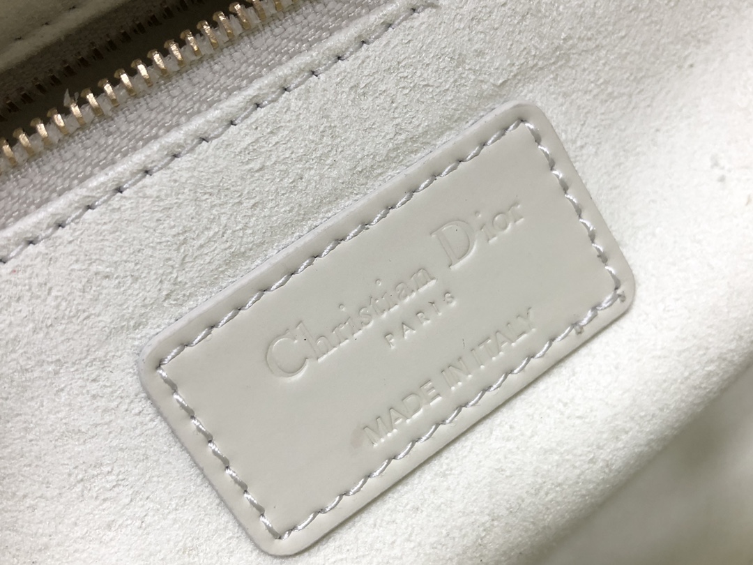 Handbag Dior M0565 size 24 x 20 x 11 cm - vstockx