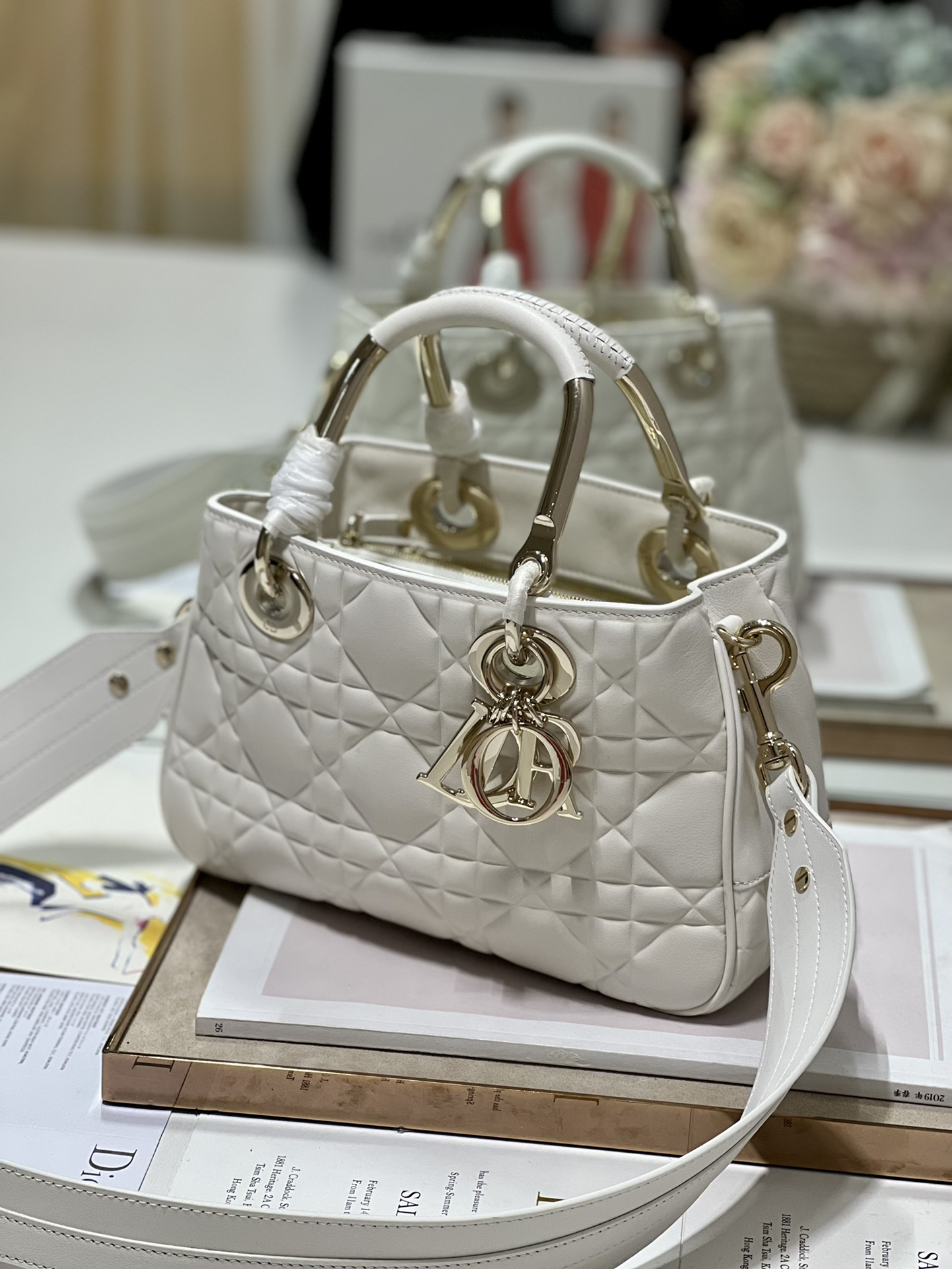 Handbag Dior 1202 size 28  28  9.5 cm - vstockx