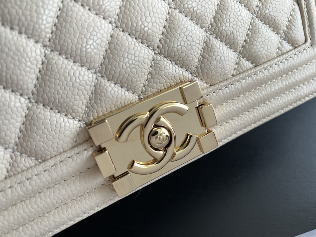 Handbag Chanel size 25 cm - vstockx