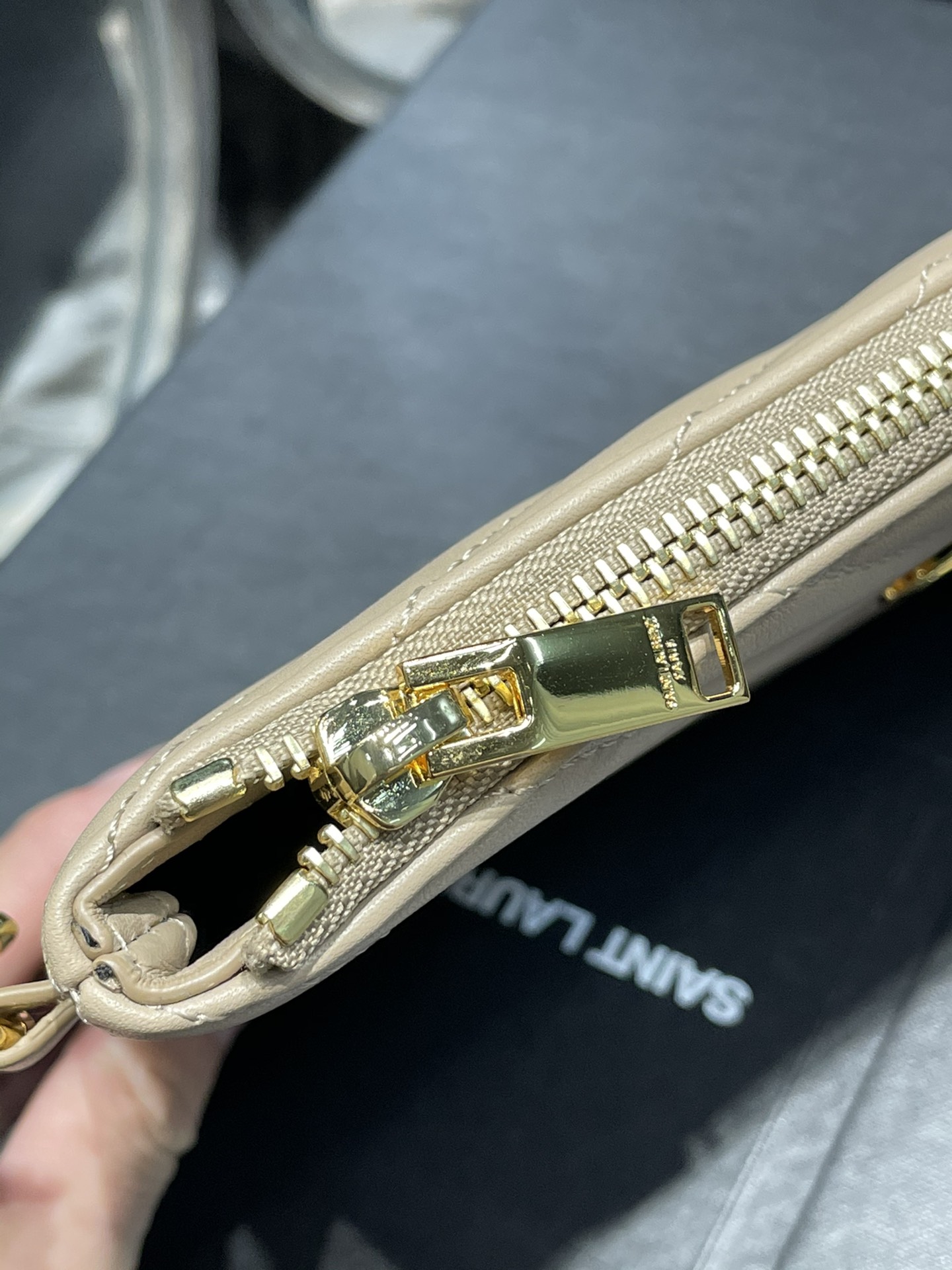 Handbags SAINT LAURENT 379039 size 24  17.5  1.5 cm - vstockx