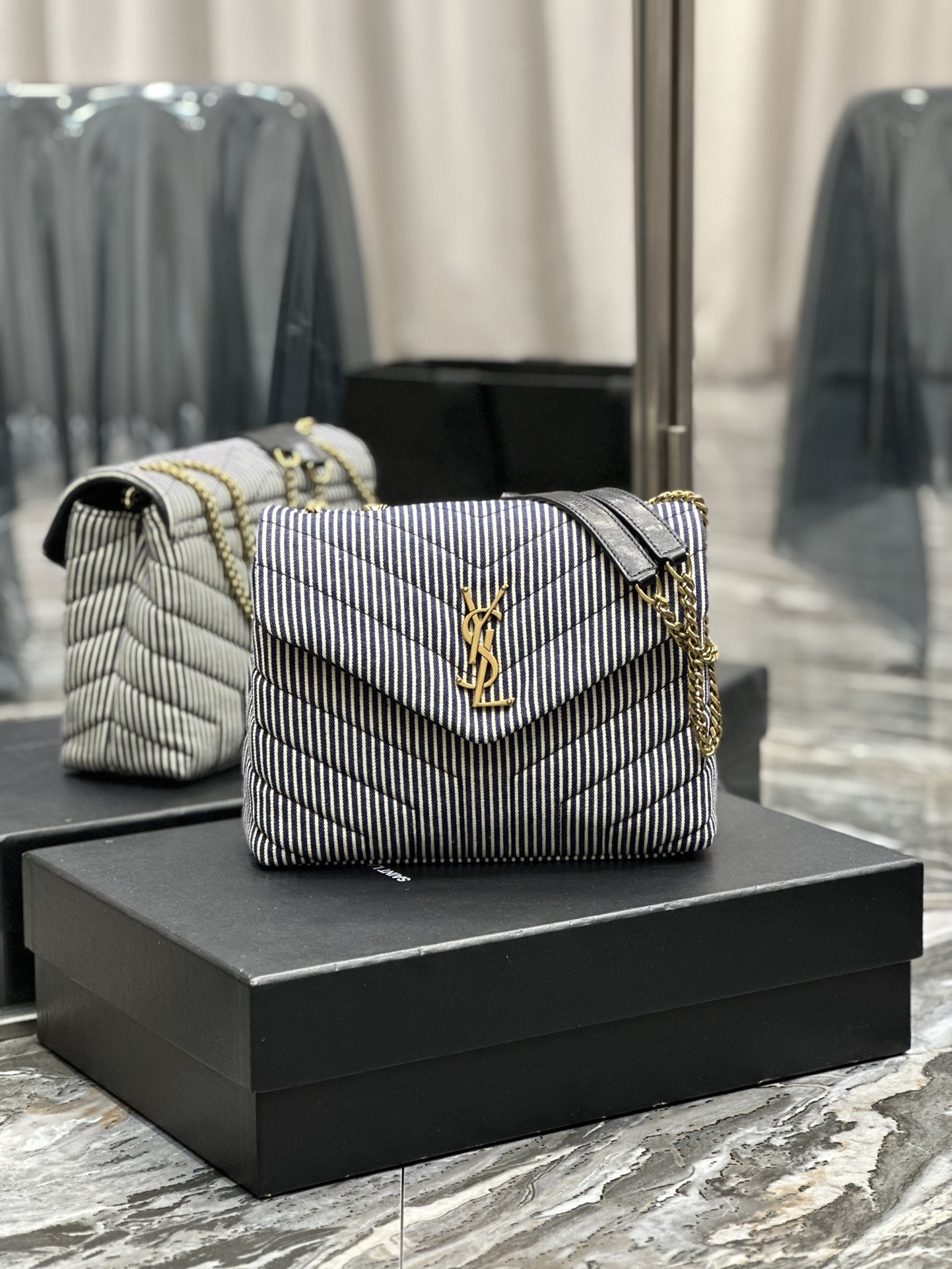 Handbags SAINT LAURENT 494699 size 25  17  9 cm - vstockx