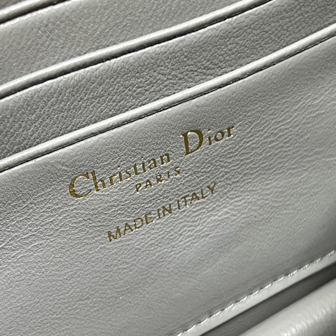 Handbag Dior 0980 size 21 x 11.5 x 4.5 cm - vstockx
