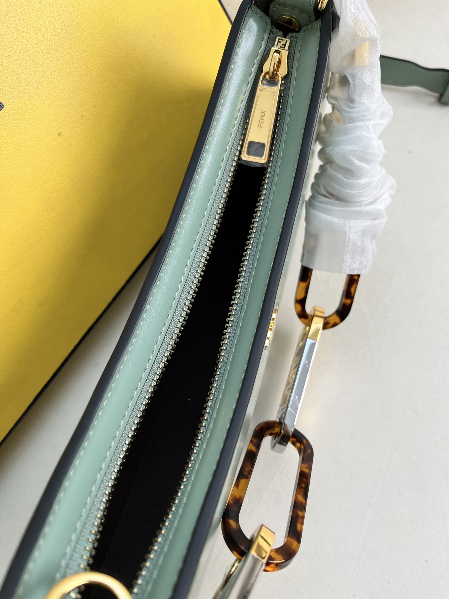 handbags FENDI 225 size:32*11*5cm - vstockx