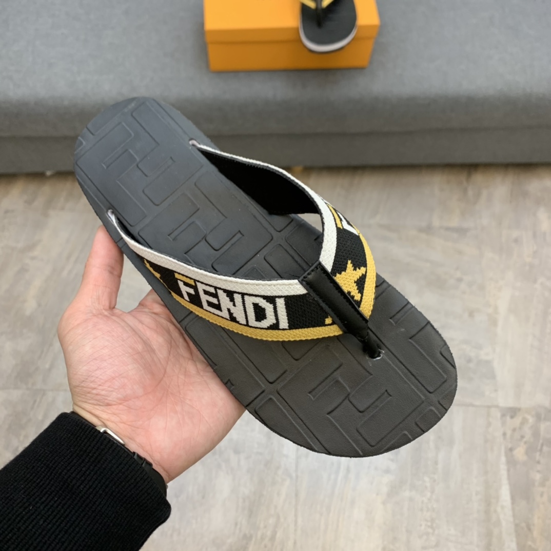 Fendi Slides 28 - vstockx
