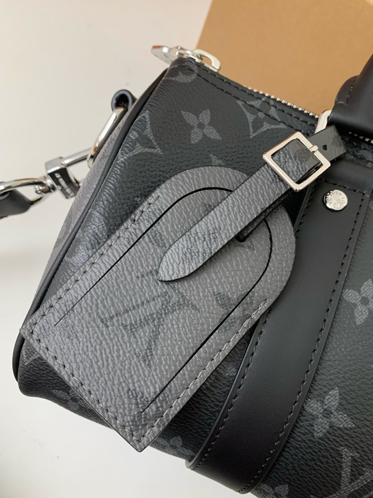 Handbags Louis Vuitton M46271 size:25x15x11 cm - vstockx