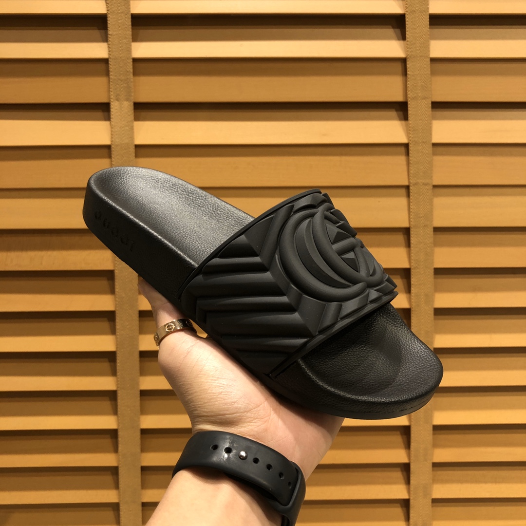 Gucci Slippers 16 - vstockx