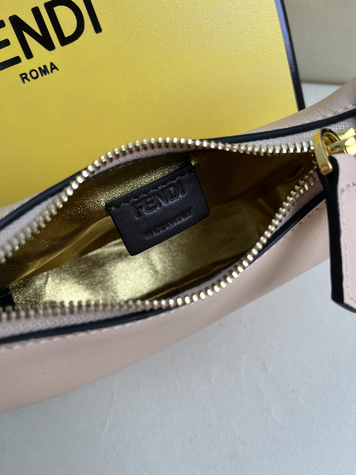 handbags FENDI 206 size:16.5*14*5cm - vstockx