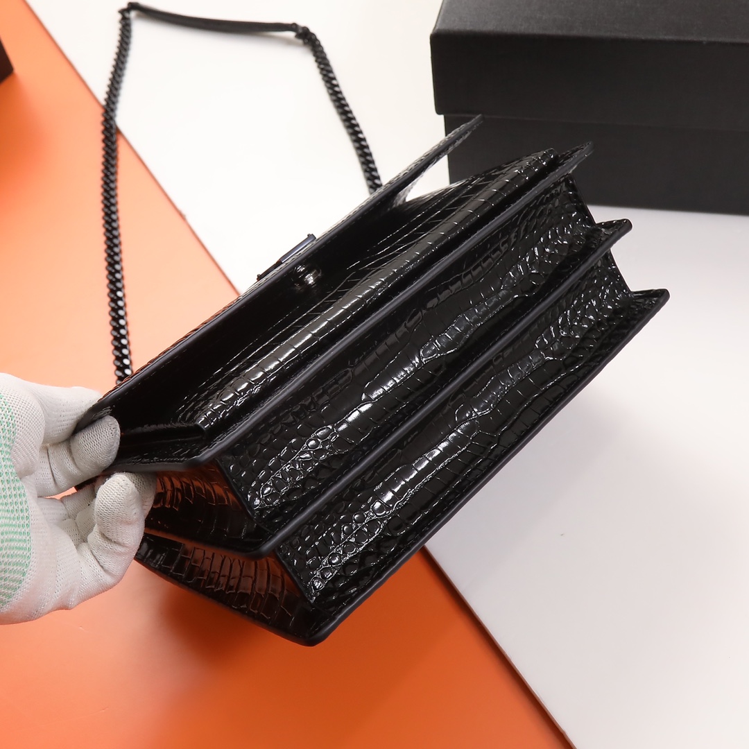 Handbags SAINT LAURENT 442906 size 22x8x16 cm - vstockx