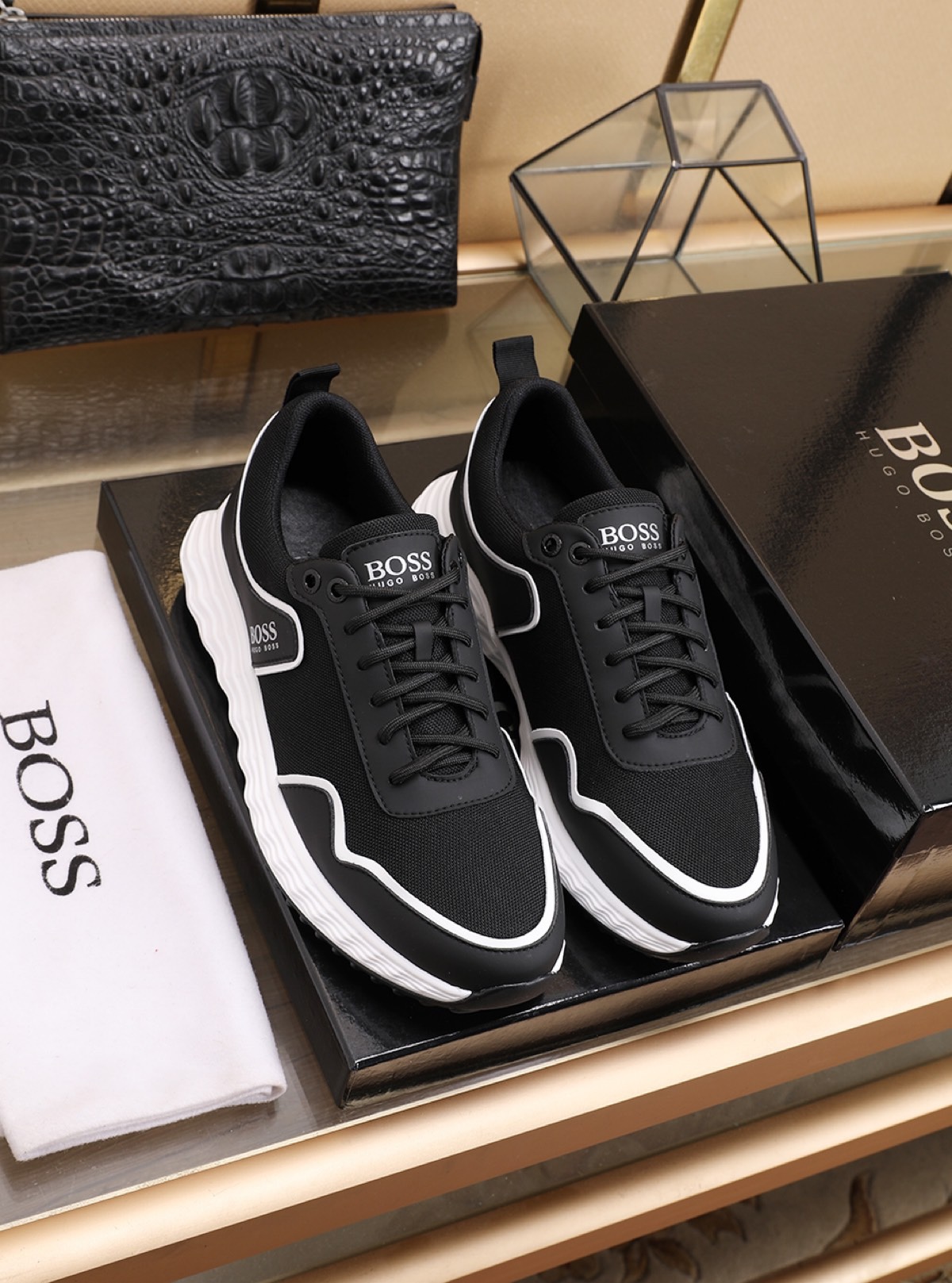 HUGO BOSS Low Top Sneaker 7 - vstockx