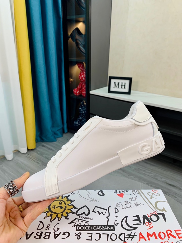 Dolce & Gabbana Low Tops Sneakers 90 - vstockx