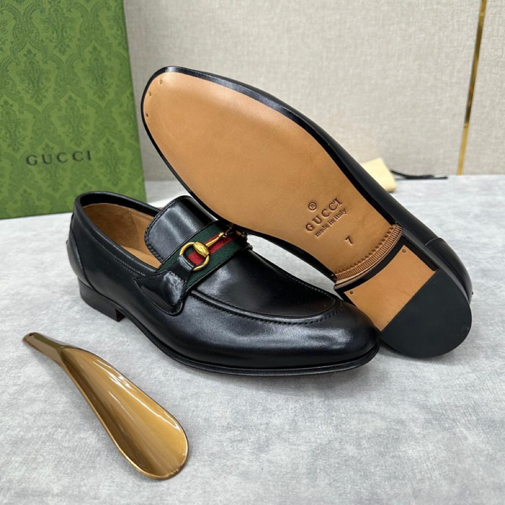 Gucci LOAFER WITH HORSEBIT Black leather - vstockx