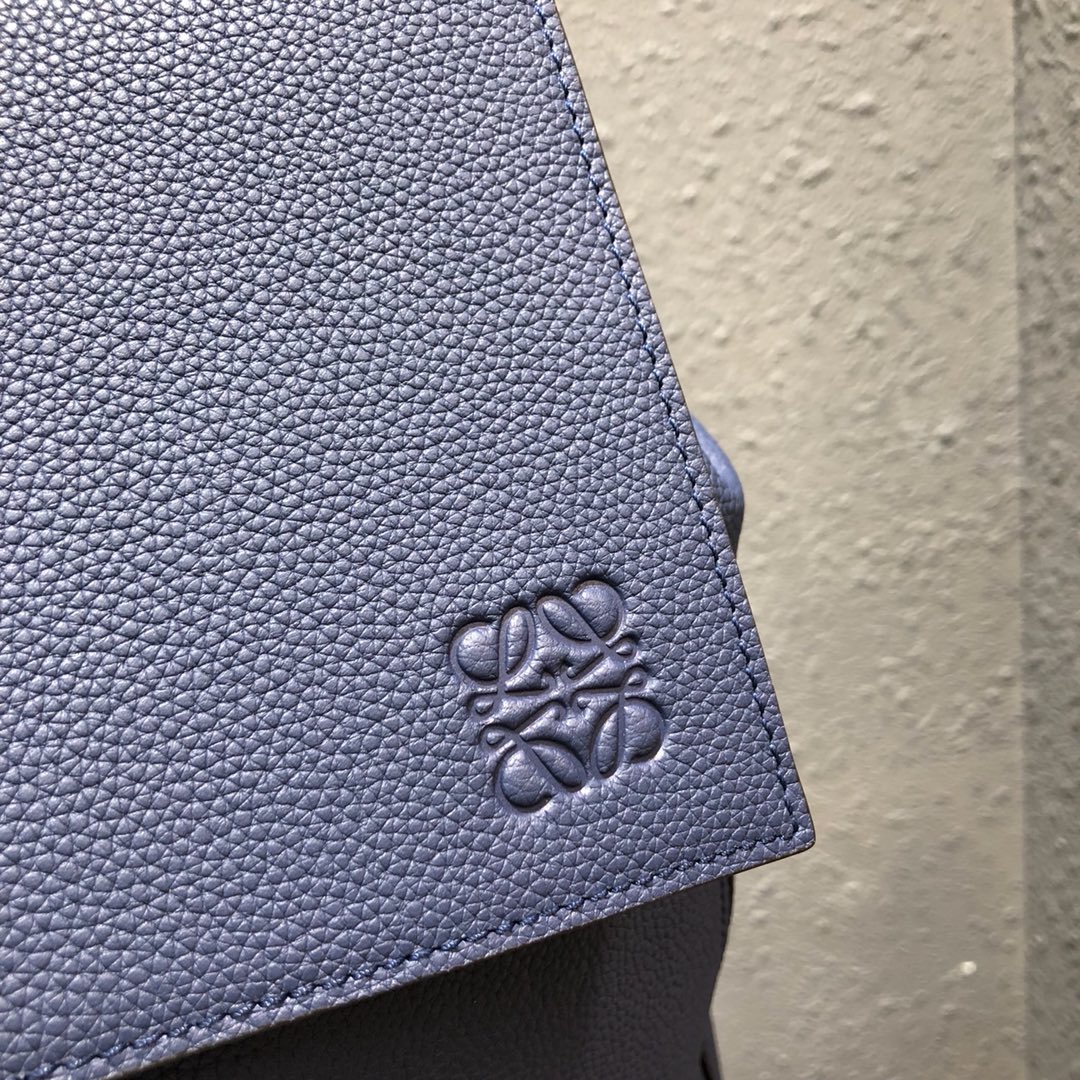 Handbags LOEWE ykk size:33x44.5x19 cm - vstockx