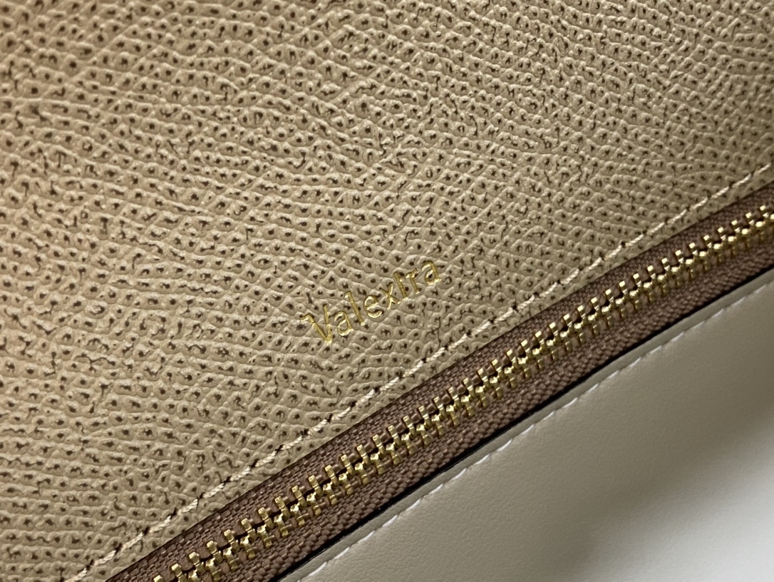 Handbag VALEXTRA size ** - vstockx