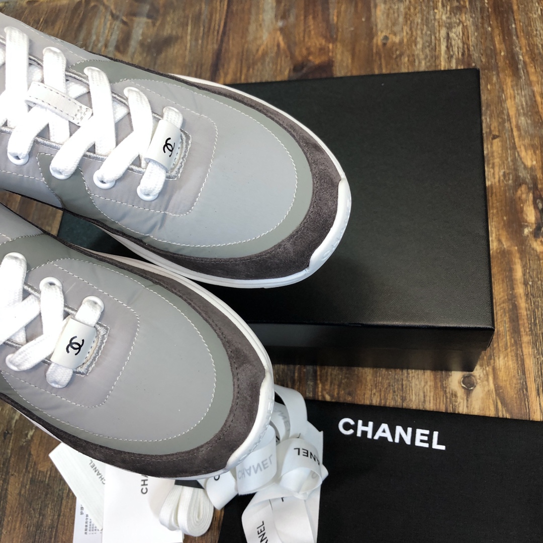 Chanel Fabric & Suede Calfskin Low Top Sneaker 31 - vstockx